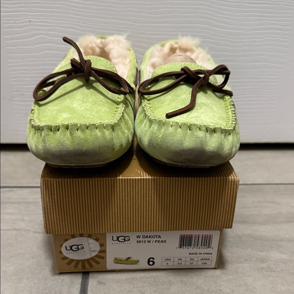 UGG Women’s  Dakota Pea Green Slippers